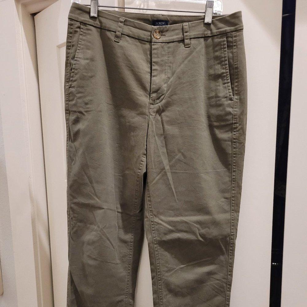 JCrew factory girlfriend chino in oilve green size 4